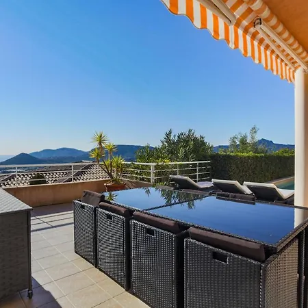 Sublime Vue Mer Avec Piscine